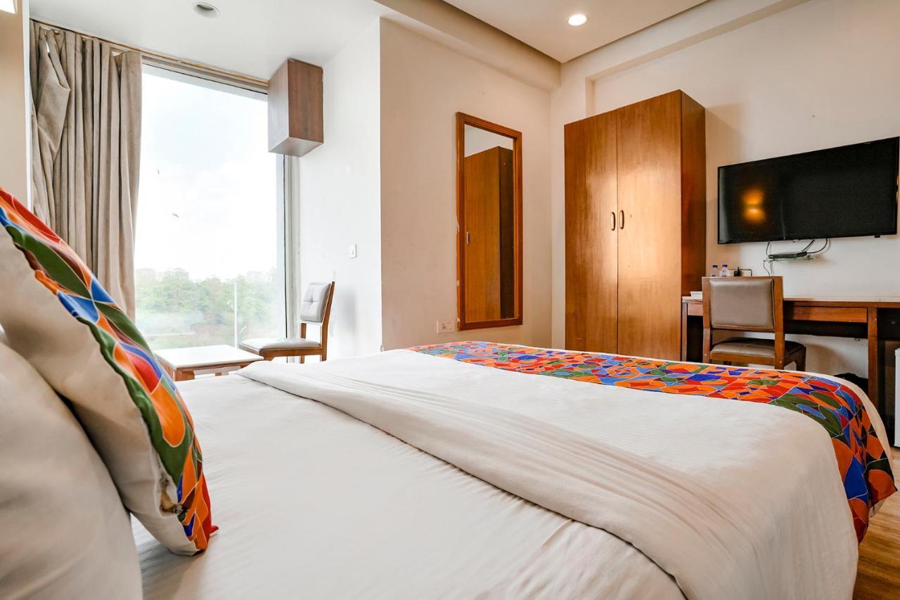 Fabhotel Kyra - Near Airport Road Amhedabad Dış mekan fotoğraf
