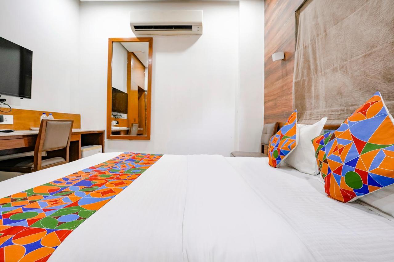 Fabhotel Kyra - Near Airport Road Amhedabad Dış mekan fotoğraf