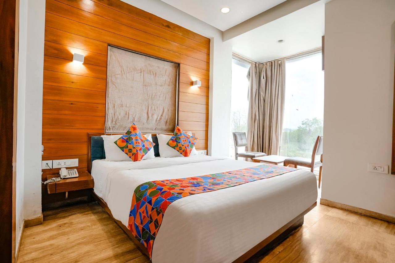 Fabhotel Kyra - Near Airport Road Amhedabad Dış mekan fotoğraf