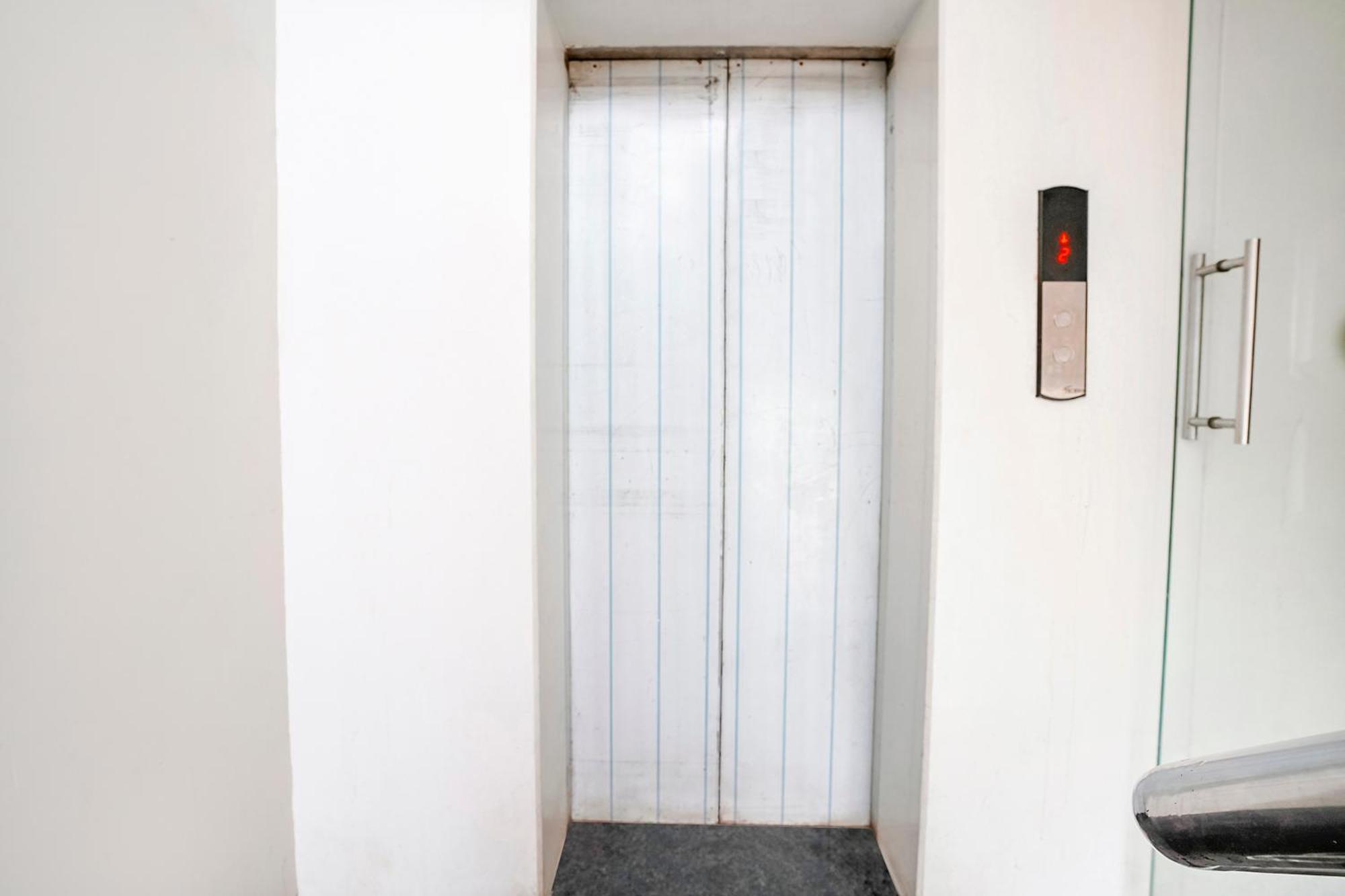 Fabhotel Kyra - Near Airport Road Amhedabad Dış mekan fotoğraf