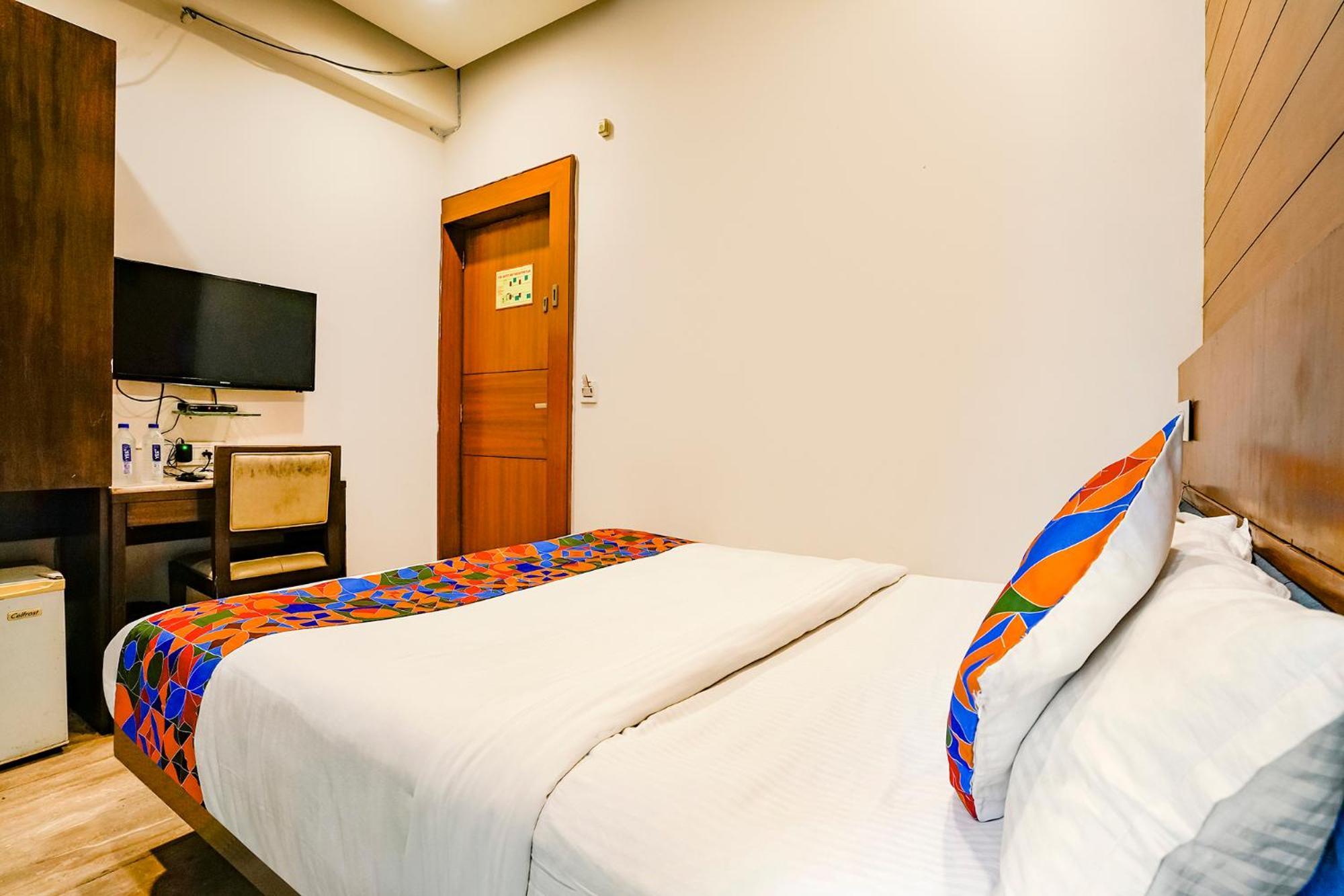 Fabhotel Kyra - Near Airport Road Amhedabad Dış mekan fotoğraf