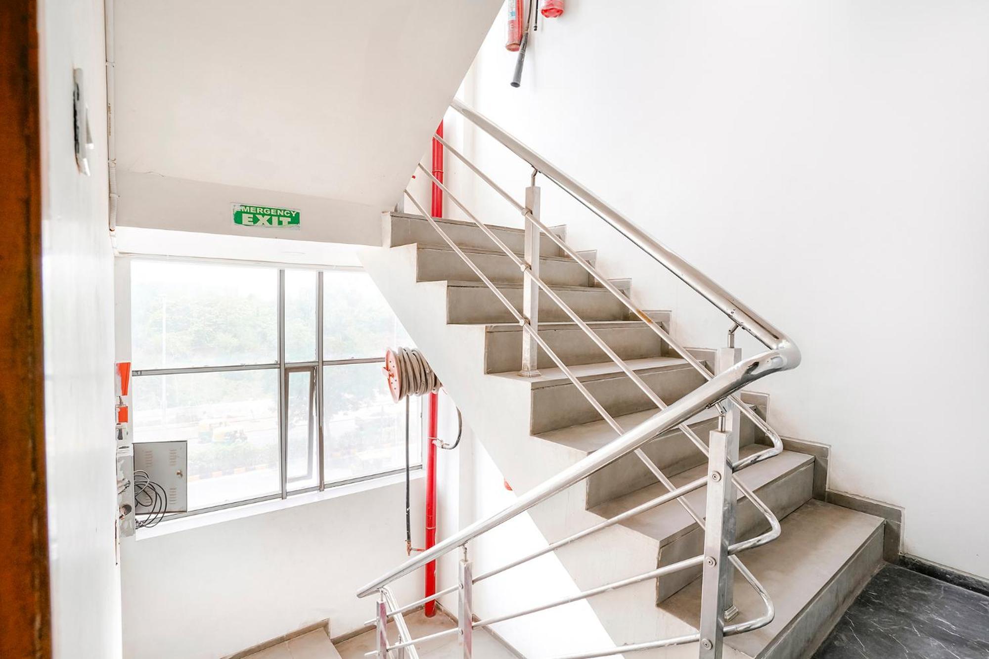 Fabhotel Kyra - Near Airport Road Amhedabad Dış mekan fotoğraf